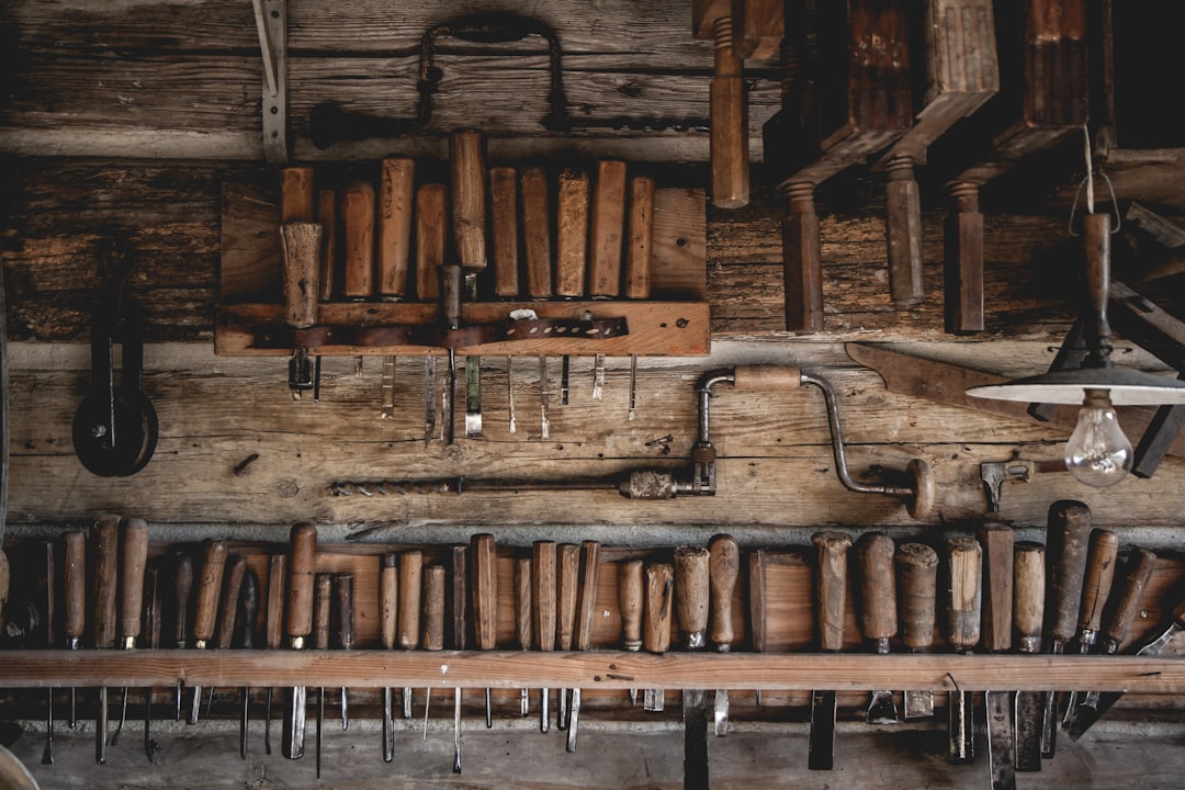 Comment choisir un artisan placard sur mesure ? 7 critères essentiels