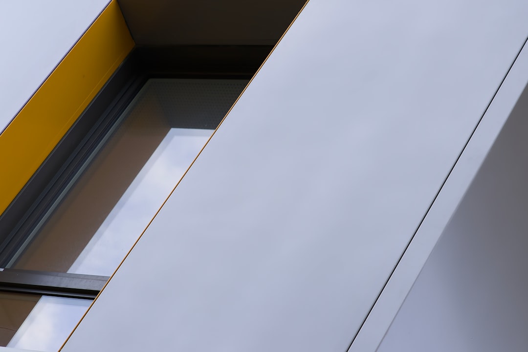 Prix d'un placard sur mesure en 2026 : grille tarifaire complète