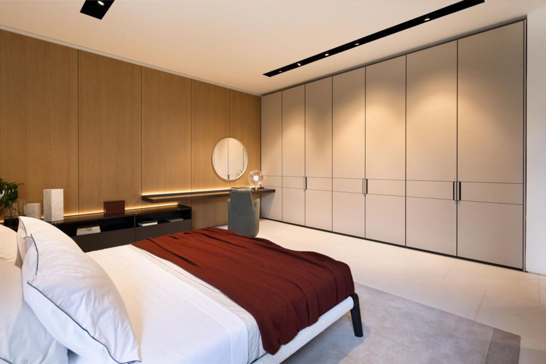 Tendances placards sur mesure 2026 : couleurs, styles et innovations